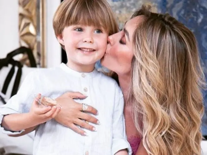 La exRBD comparte fotos sobre su nueva vida como madre de dos pequeños niños.