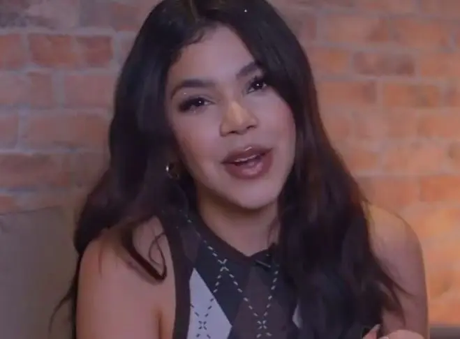 La youtuber y cantante suele compartir sus looks y avances de nuevos proyectos.