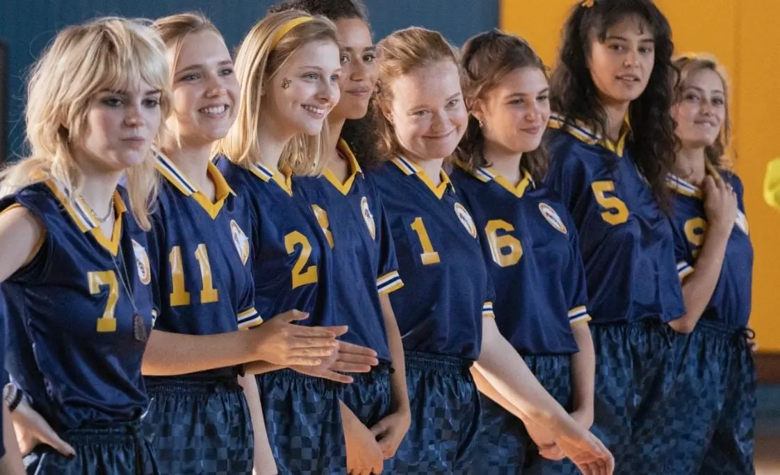 Yellowjackets|  Paramount+