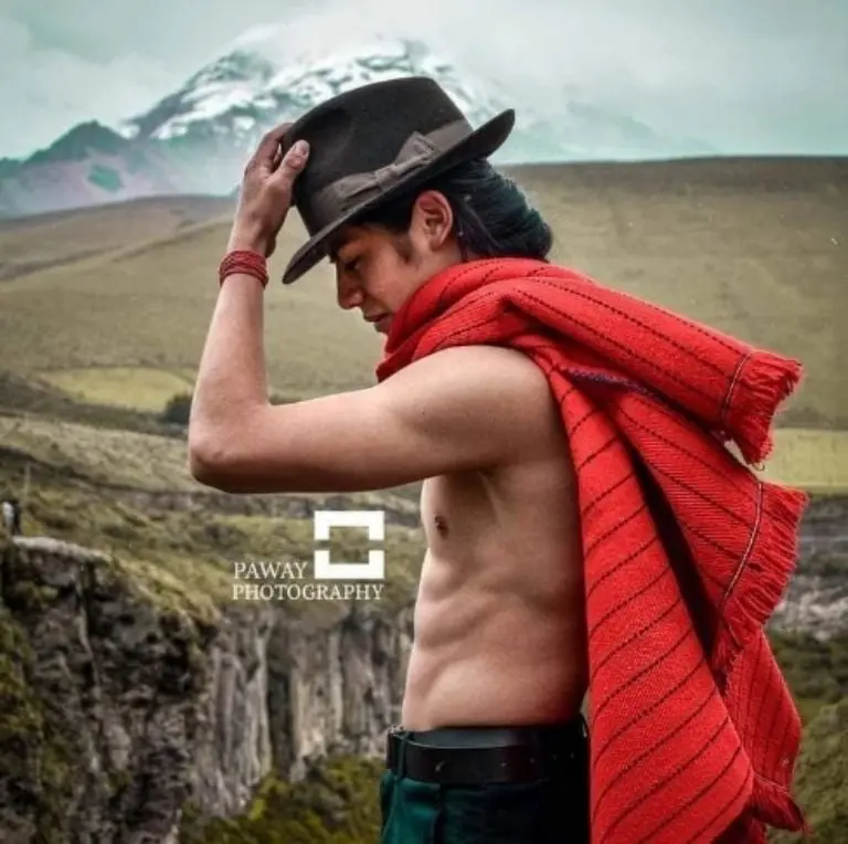 "Chao Leito te vamos a extrañar", dice un video donde se ve al influencer indígena en un parque de Quito. Foto: Instagram.