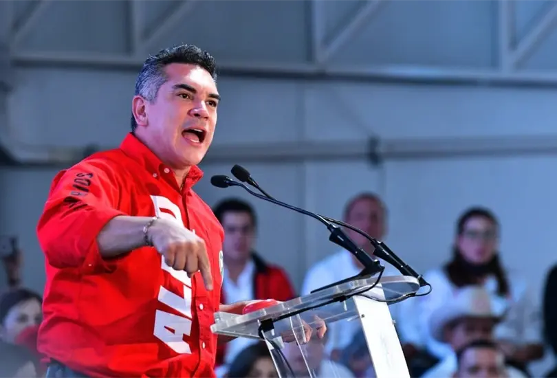 Alito Moreno dijo que fue retenido por alrededor de una hora en el aeropuerto de la CDMX.