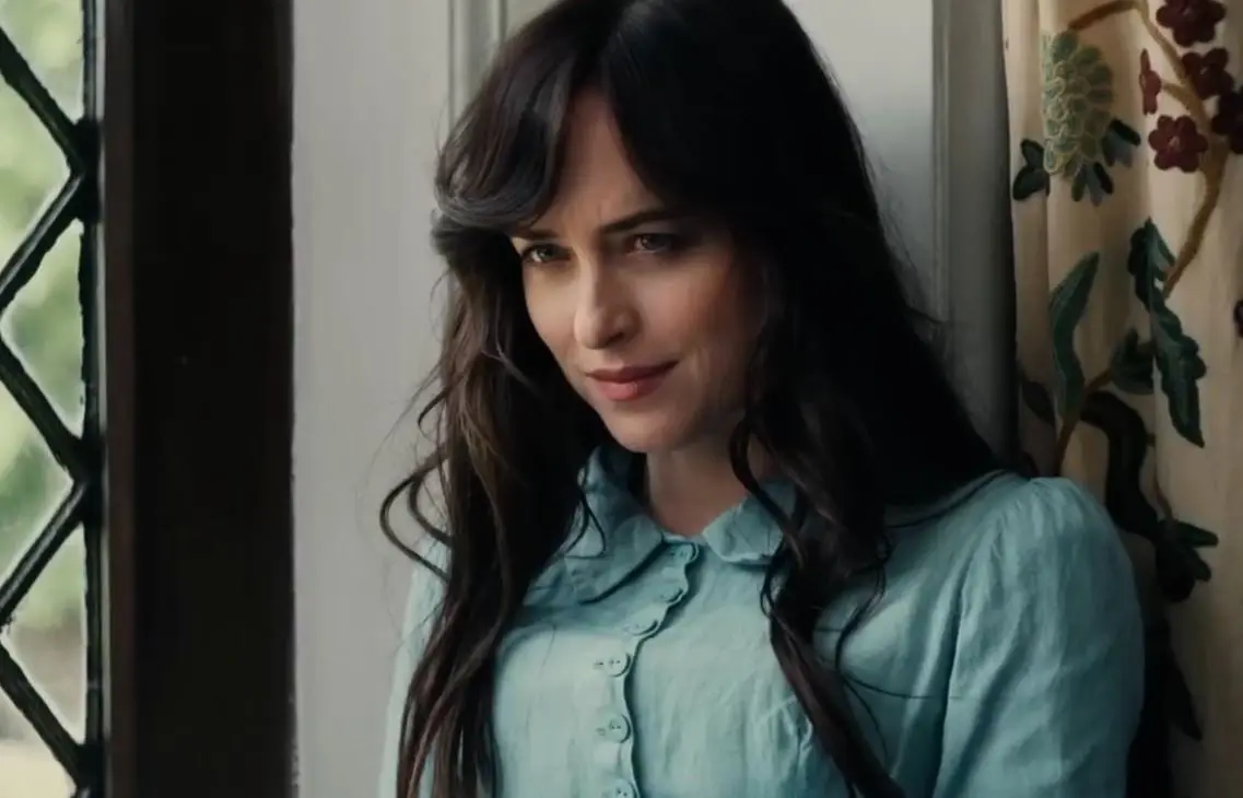 Esta pel&iacute;cula basada en una novela de Jane Austen, narra la historia de una joven que, presionada por su familia, rechaza a su amor; pero a&ntilde;os despu&eacute;s, se vuelven a encontrar.