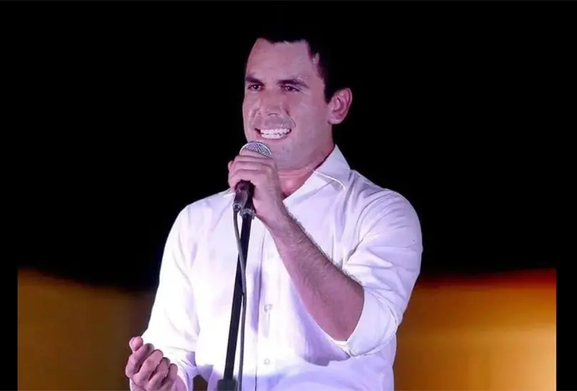 Manuel Castell se dedicaba a tocar la guitarra y cantar en el Caf&eacute; Domo.