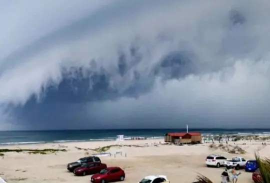 Nube cinturón en Playa Miramar, Tampico