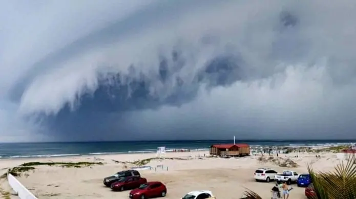 Nube cintur&oacute;n en Playa Miramar, Tampico