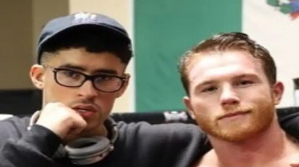 El "conejo malo" presumió en sus redes sociales una fotografía muy feliz junto al boxeador tapatío.