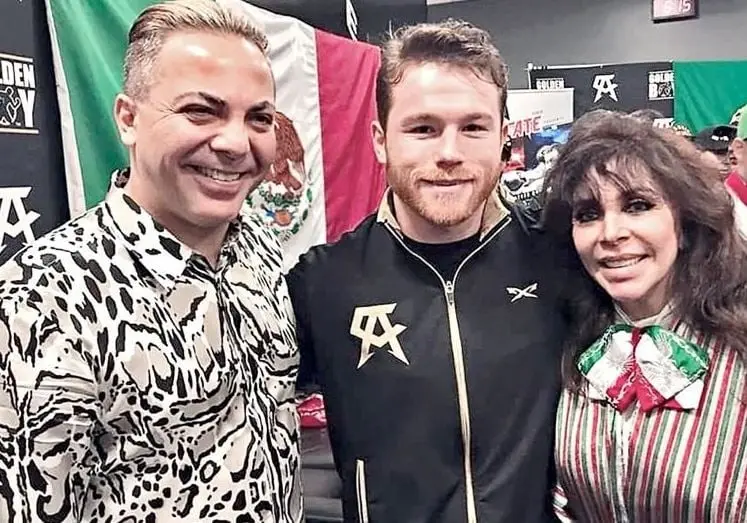 El cantante y su madre también han compartido los momentos especiales que han pasado junto a Saúl.