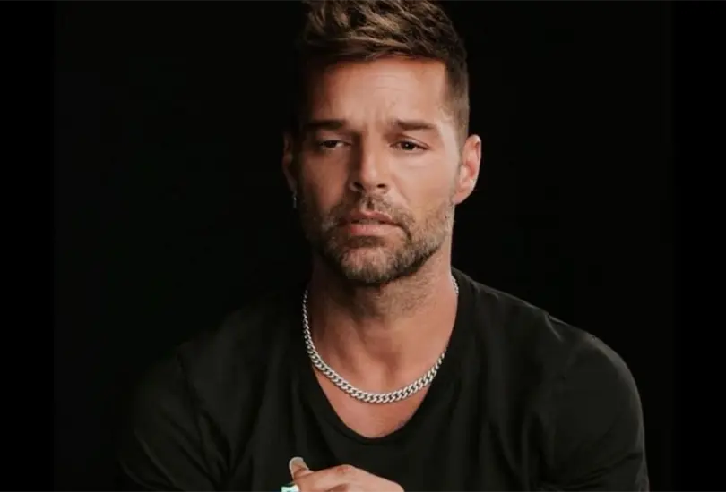 Dennis Daniel Yadiel S&aacute;nchez, sobrino de Ricky Mart&iacute;n, acus&oacute; al cantante de haber ejercido violencia f&iacute;sica y psicol&oacute;gica durante la supuesta relaci&oacute;n que mantuvieron a lo largo de siete meses