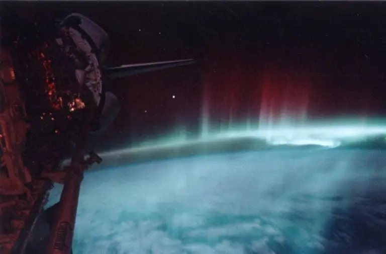Vista de una aurora desde una lanzadera espacial. Foto: Especial.