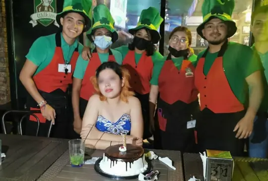 Dejan plantada a quinceañera