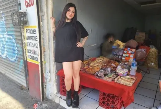 Karely en su antiguo puesto de dulces