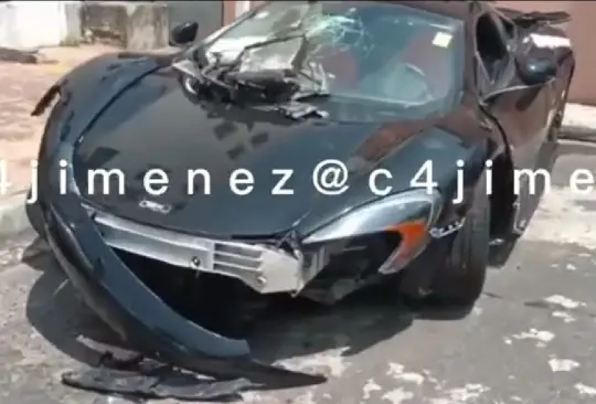 Así quedó el McLaren tras el accidente en Polanco. 