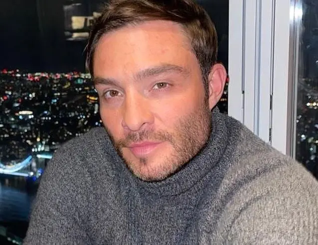 Era hijo de un empresario millonario y solía tener una vida llena de excesos. Era hijo de un empresario millonario y solía tener una vida llena de excesos.