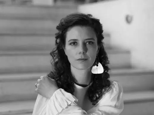 Era Fernanda de la Peza, una joven de clase alta, quien viv&iacute;a y estaba comprometida con su novio.