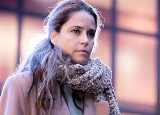 Interpret&oacute; a Carla 'Charly' Garc&iacute;a, una joven treinta&ntilde;era deprimida porque su novio la dej&oacute; por otra, y decide comenzar una relaci&oacute;n con "Nico" para olvidarlo.