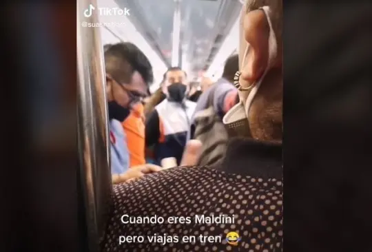 Les dice que ella tiene más plata Les dice que ella tiene más plata