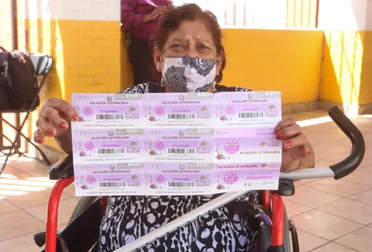 Los beneficiaros de los vales Mercomuna en Iztapalapa. Los beneficiaros de los vales Mercomuna en Iztapalapa.