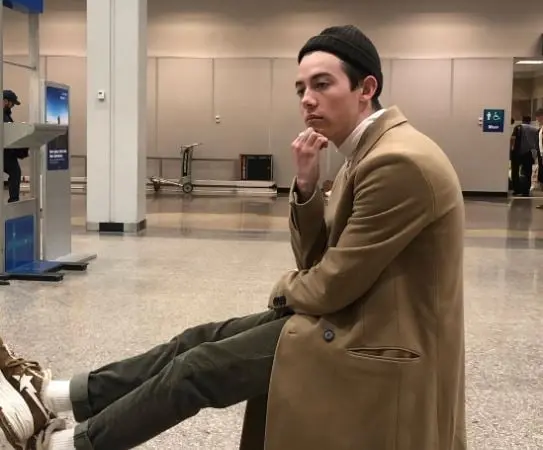 Era el hijo de Katherine, un ni&ntilde;o t&iacute;mido que finge ser hijo de Danny a cambio de unas vacaciones a Hawai.