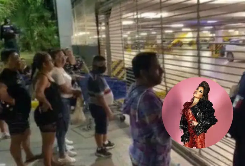 Los fans de Gloria Trevi exigieron a Walmart que los dejara sacar sus veh&iacute;culos, sin embargo, el supermercado abri&oacute; sus puertas hasta las 7:00 de la ma&ntilde;ana 