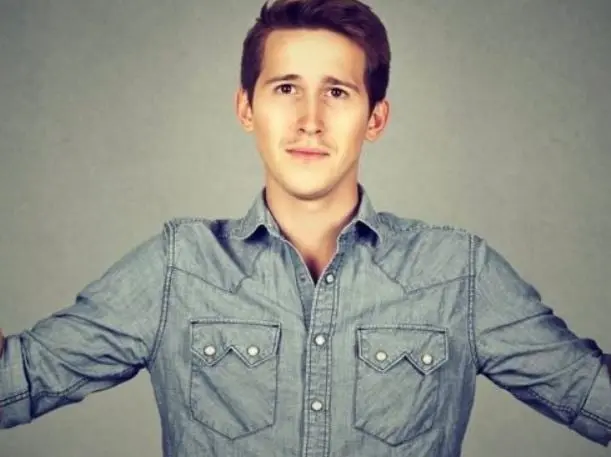  Su elemento es Aire, por lo que es vol&aacute;til, siempre est&aacute; reflexionando por lo que suele cambiar constantemente, desconcertando a las personas.