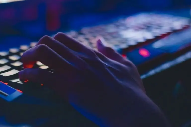 Sólo es posible entrar a la Dark Web a través de navegadores especiales. Ahí se puede encontrar toda clase de cosas ilegales. Foto: Pixabay.