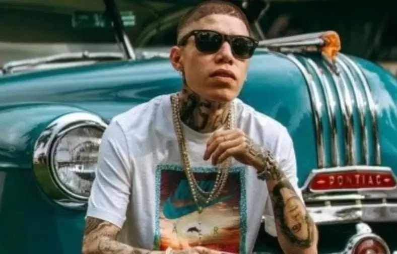 Este famoso luch&oacute; duramente para llegar hasta donde lo ha hecho. Te presentamos algunos lujos que tiene el rapero Santa Fe Klan.