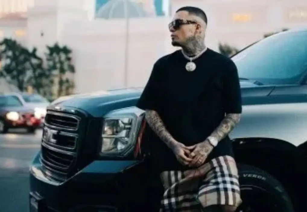  Posee una colecci&oacute;n de autos: tiene un Ford Figo, un Pontiac Silver Streak 1949 y un Chevrolet Corvette Grand Sport, su carro m&aacute;s costoso.