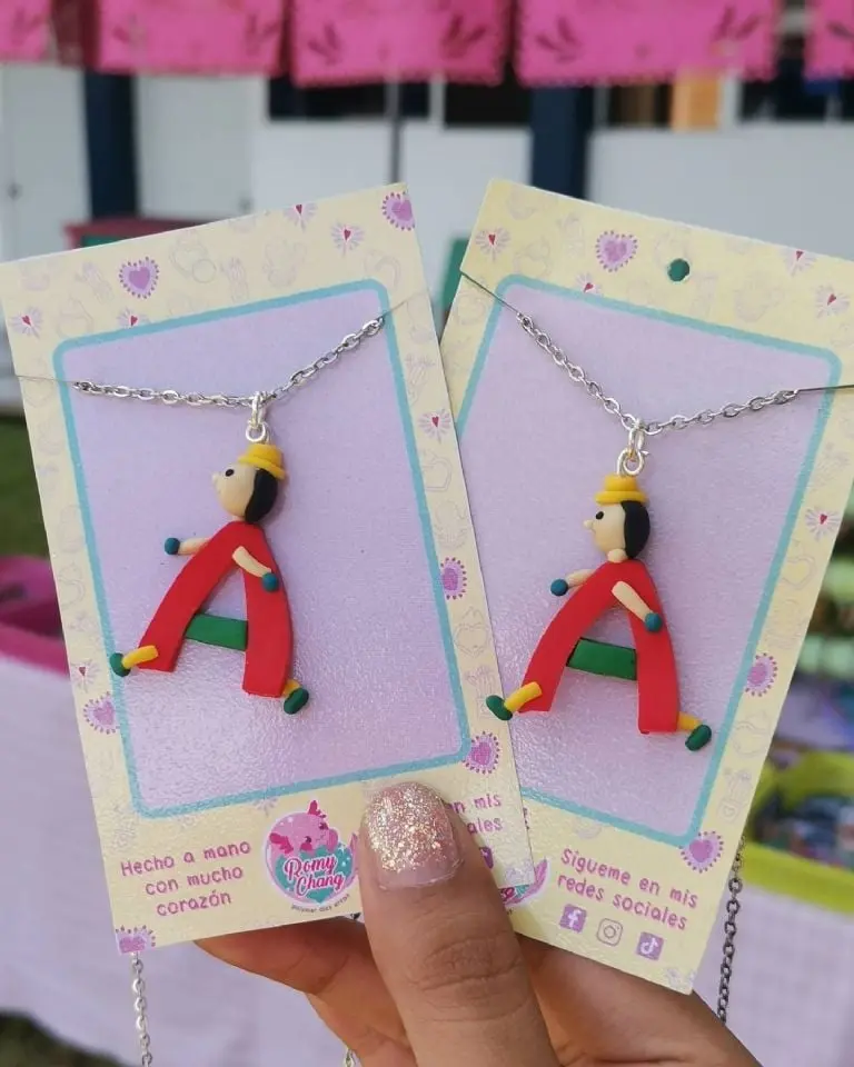 La leyenda se ha vuelto tan popular que muchos acuden al lugar por fotos e incluso se han fabricado collares alusivos a la letra
