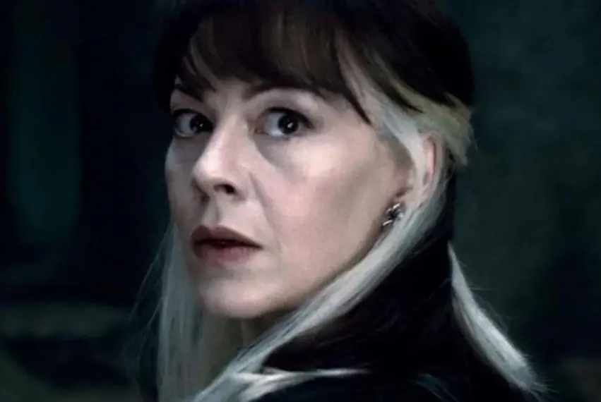 En realidad iba a ser interpretada por Helen McCrory, pero tuvo que ser sustituida por Helena Bonham Carter debido a su embarazo.