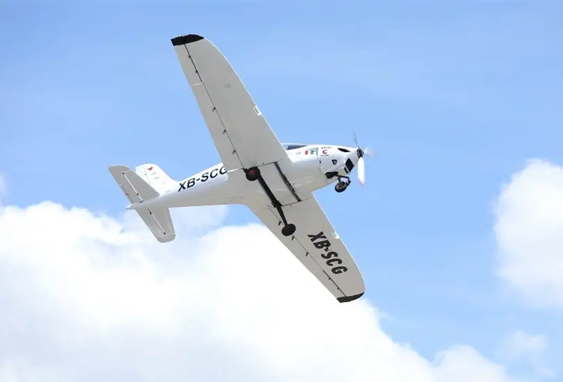 El avi&oacute;n, construido en Guanajuato, usa gasolina premium,