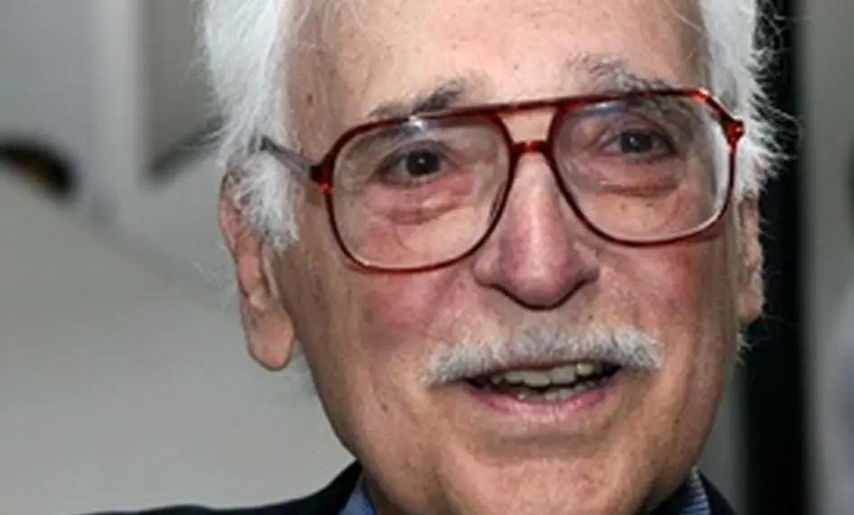 Era el abuelo de Anna y Harry, y padre de la doctora Coleman. El actor falleci&oacute; en 2010.