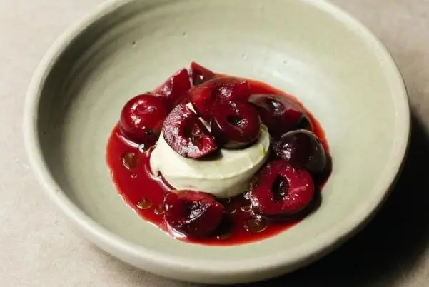 El men&uacute; a cargo de la chef Elena Reygadas ofrece comida de acuerdo con la estaci&oacute;n. Precio: alrededor de 700 pesos por persona, sin bebidas alcoh&oacute;licas.