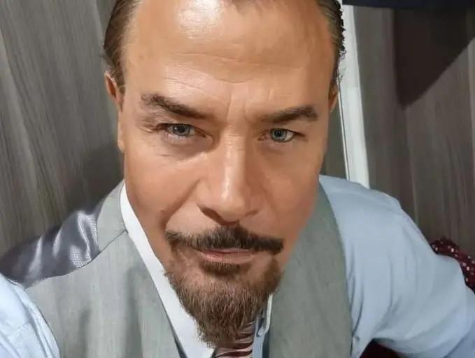 Era el presidente municipal del pueblo, quien maltrataba a su esposa.