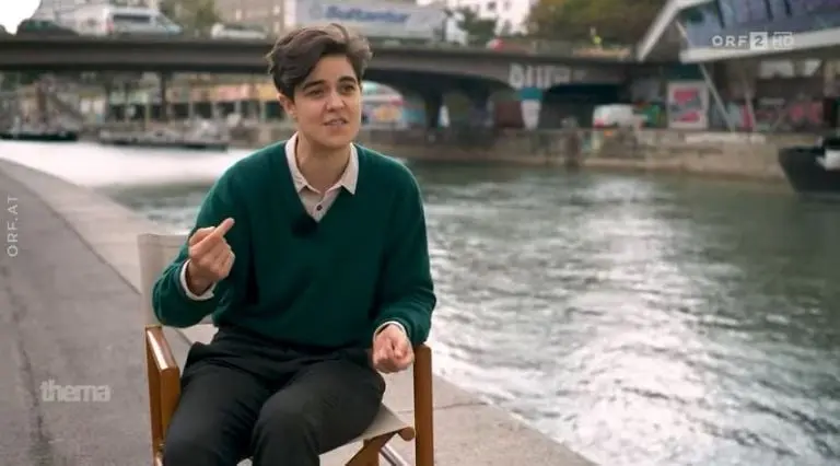 La joven desea que la riqueza del mundo se reparta de manera más justa. Foto: captura de pantalla (YouTube).