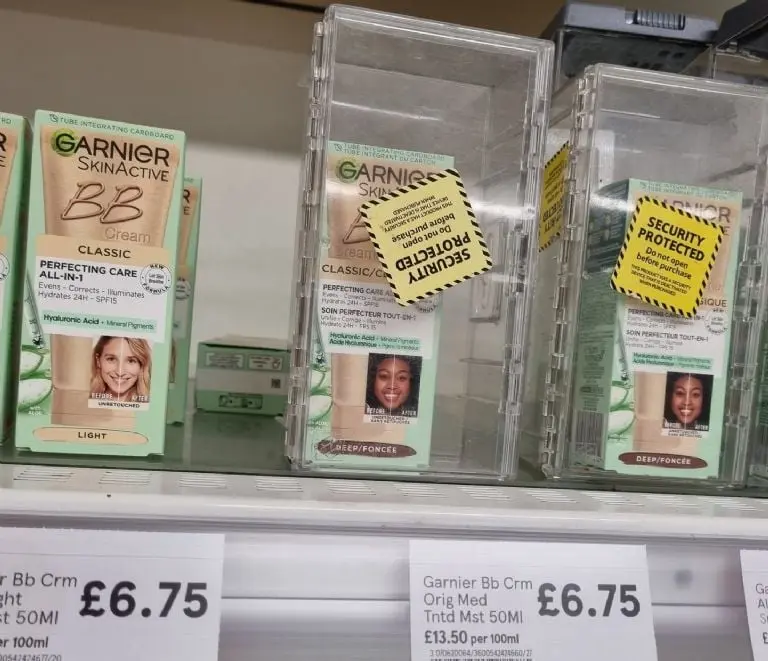 Acusan a supermercado de Racismo (Twitter)