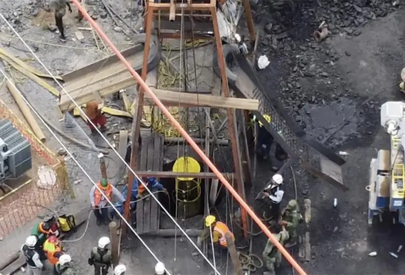 El gobierno neg&oacute; que se hayan detenido las labores de rescate en Sabinas, Coahuila. 