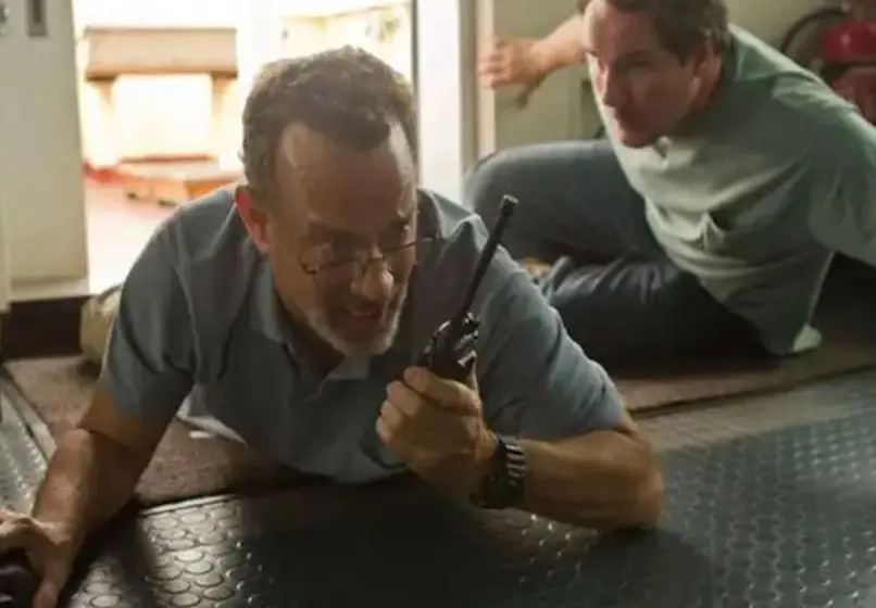 Un grupo de piratas somal&iacute;es secuestran un barco carguero estadounidense y toman como rehenes a la tripulaci&oacute;n, entre ellos est&aacute; el capit&aacute;n del nav&iacute;o, Richard Phillips.