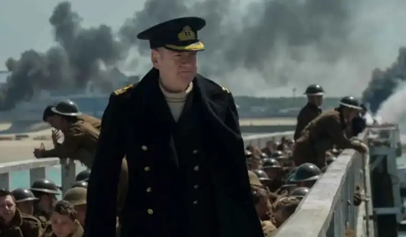 Durante la Segunda Guerra Mundial, soldados y civiles luchan para evacuar al ej&eacute;rcito brit&aacute;nico y a sus aliados de Dunkerque.