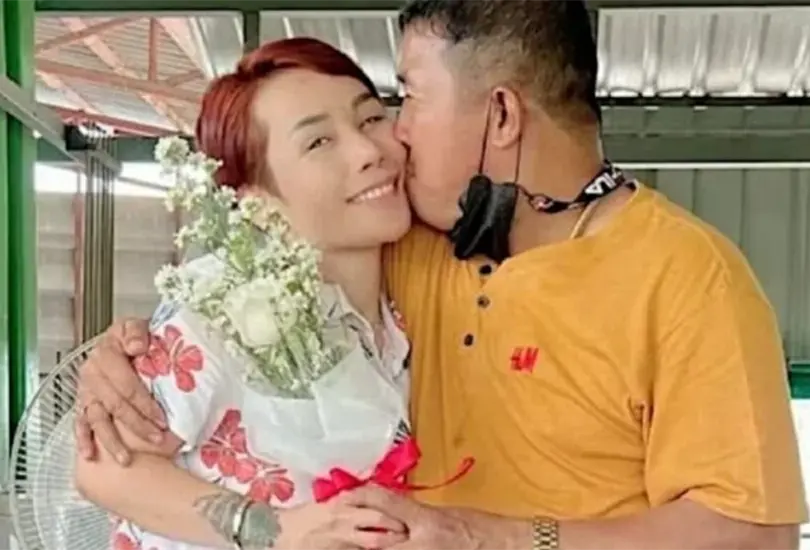 Mujer busca amantes para su esposo Mujer busca amantes para su esposo