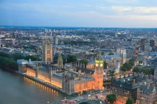 Personal activo: 153,000 | Personal en reserva: 75,000 | Aeronaves: 693 | Tanques: 227 | Barcos: 75 | Armas nucleares: 225