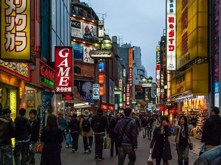 Personal activo: 247,000 | Personal en reserva: 56,000 | Aeronaves: 1,595 | Tanques: 2,624 | Barcos: 234 