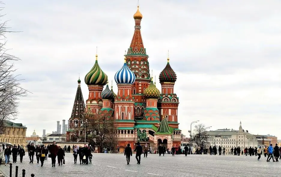 Personal activo: 900,000 Personal en reserva: 2,000,000 | Aeronaves: 4,173 | Tanques: 12,420 | Barcos: 605 | Armas nucleares: 6,255