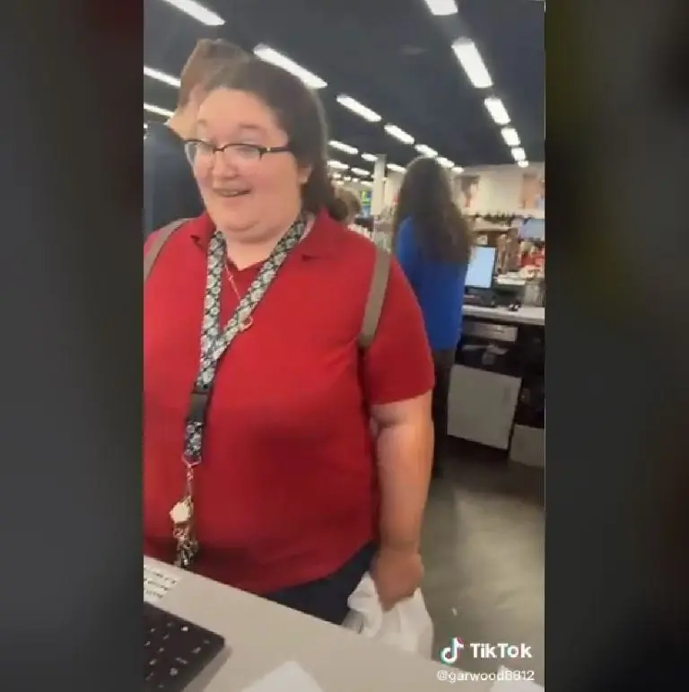 Trabajadores de una tienda renuncian al mismo tiempo (TikTok)