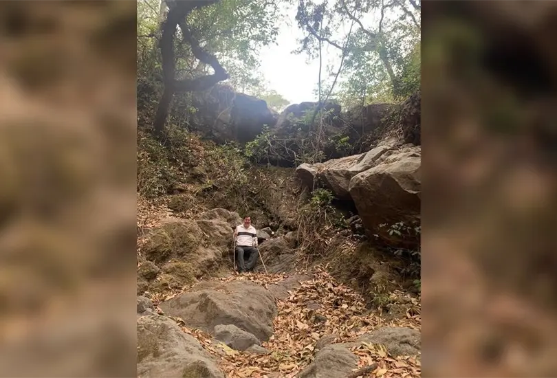 Noro&ntilde;a se cay&oacute; mientras caminaba por una monta&ntilde;a. 