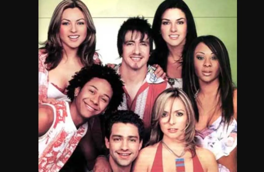 Fue idea de la actriz Julia Isabel de Lanno Macedo, mejor conocida como Julissa, formar una agrupaci&oacute;n musical infantil que llevara por nombre 'La Onda Vaselina'.