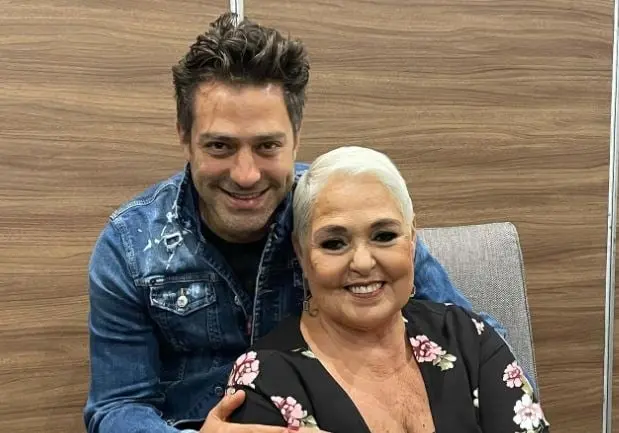 Fund&oacute; junto con su hermano Bobo Producciones, y se convirti&oacute; en representante de varios famosos, entre ellos, la agrupaci&oacute;n infantil LemonGrass.