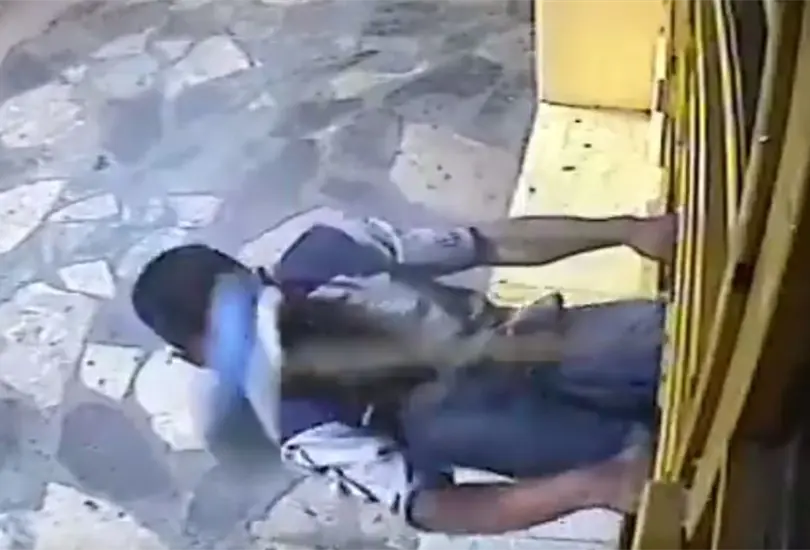 Dan escobazo a ladr&oacute;n que intent&oacute; robar una panader&iacute;a. 