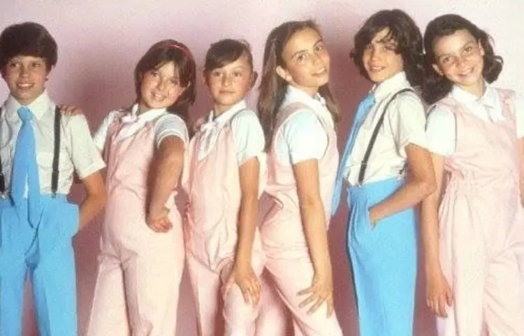 Este grupo musical de pop surgió en 1982 y fue una de las bandas más famosas de la década de los 80 e inicios de los  90. Te presentamos cómo luce ahora la primera generación de Timbiriche.