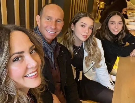 Tiene actualmente 51 años, y junto con otros artistas acaba de lanzar el álbum '90's Pop Tour 4', lanzado en mayo de 2022.