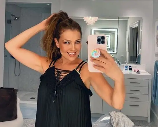  Tiene 50 años, vive en Estados Unidos y tiene una familia consolidada. Trabajó como actriz de telenovelas y formó una importante carrera como solista, empresaria, escritora y productora.